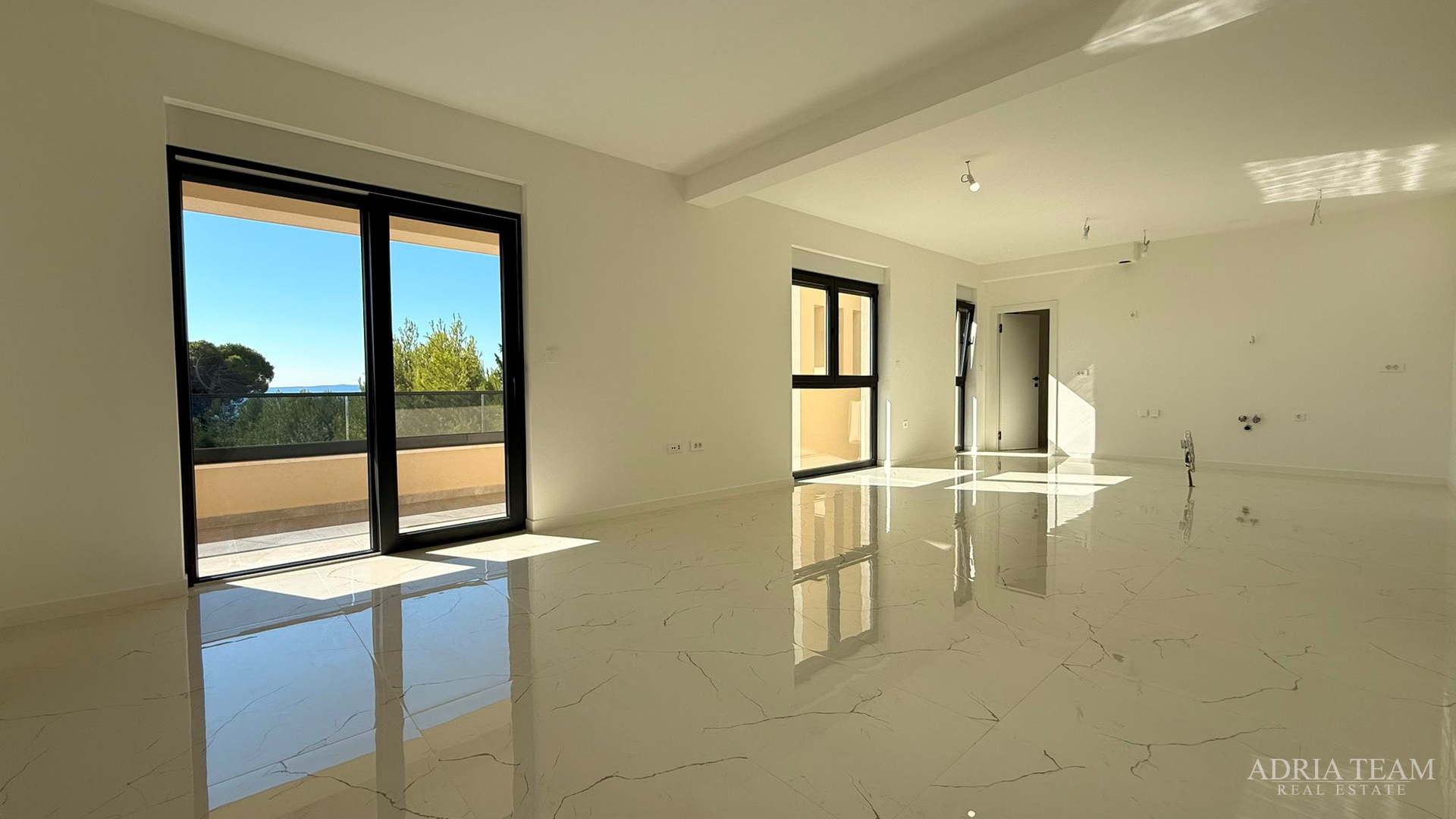 2 PROSTRANA APARTMANA, PRIVLAKA