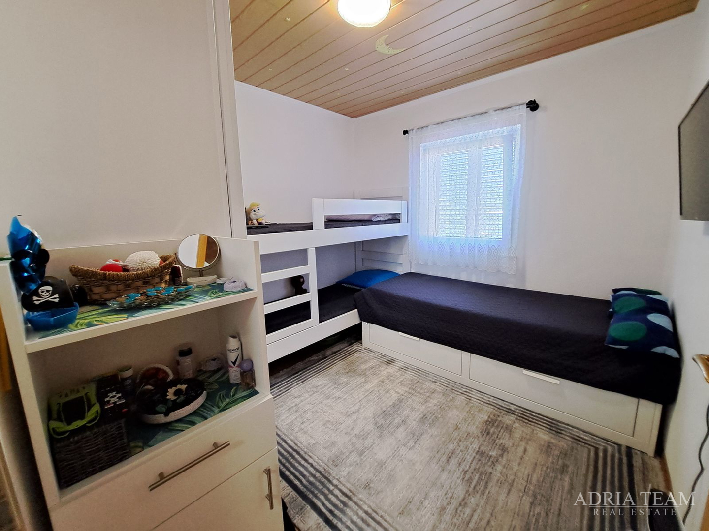 Apartment 150 m vom Meer, Vrsi, Žukve