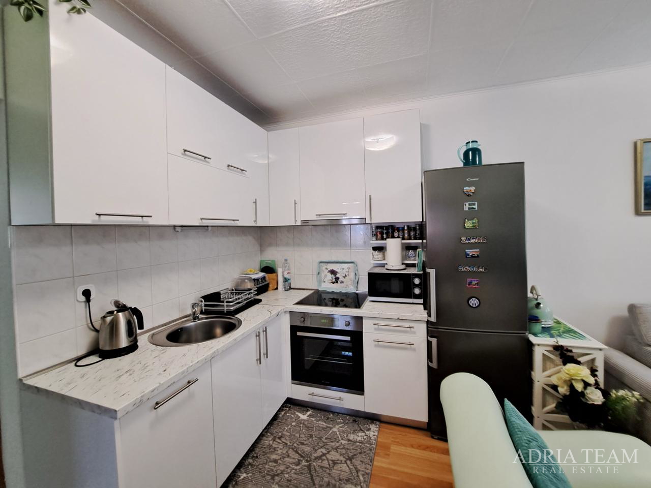 Apartment 150 m vom Meer, Vrsi, Žukve