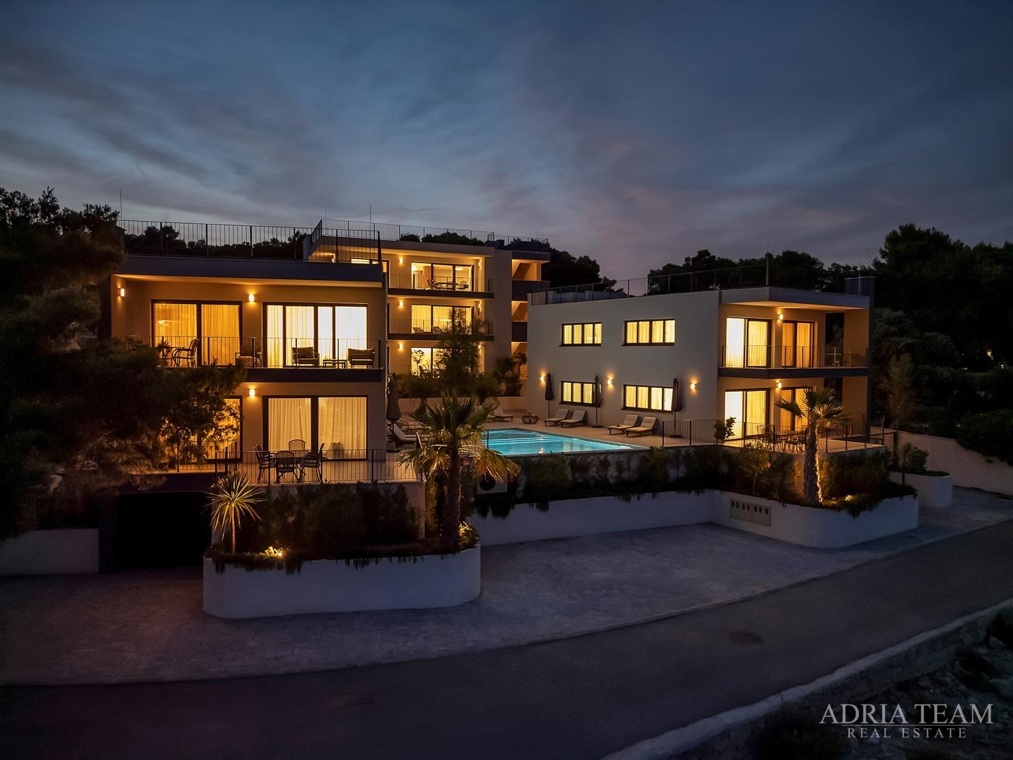 FENOMENALE GELEGENHEIT AN TOP-LAGE!! KOMPLEX AUS DREI OBJEKTEN, 10 M VOM MEER, HVAR - SUĆURAJ