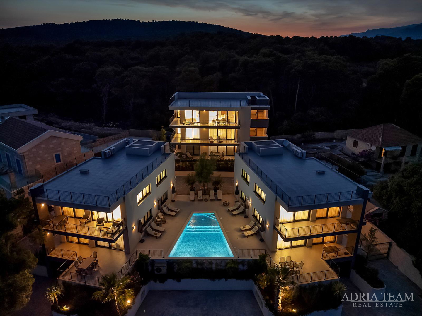 FENOMENALE GELEGENHEIT AN TOP-LAGE!! KOMPLEX AUS DREI OBJEKTEN, 10 M VOM MEER, HVAR - SUĆURAJ