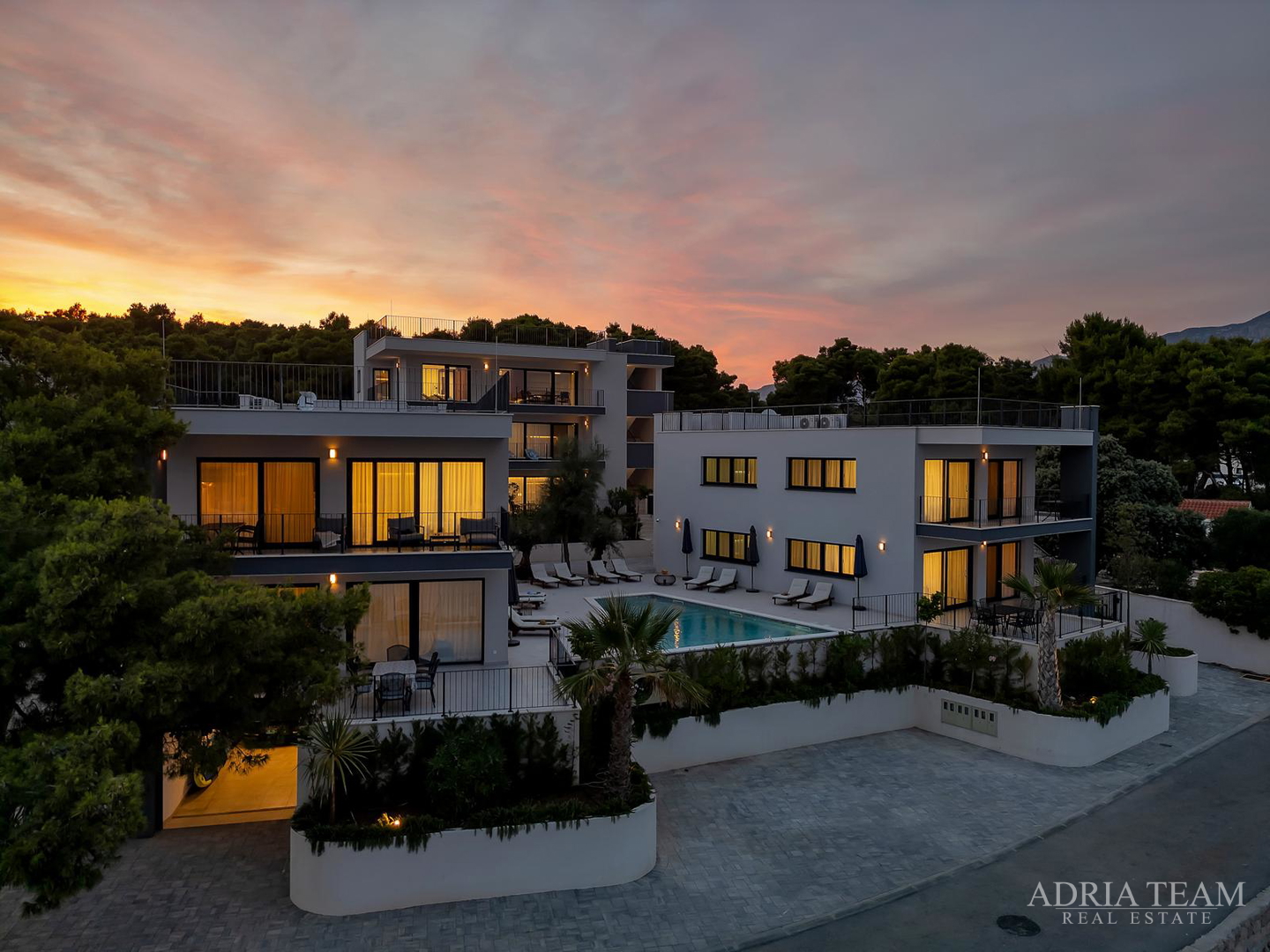 FENOMENALE GELEGENHEIT AN TOP-LAGE!! KOMPLEX AUS DREI OBJEKTEN, 10 M VOM MEER, HVAR - SUĆURAJ