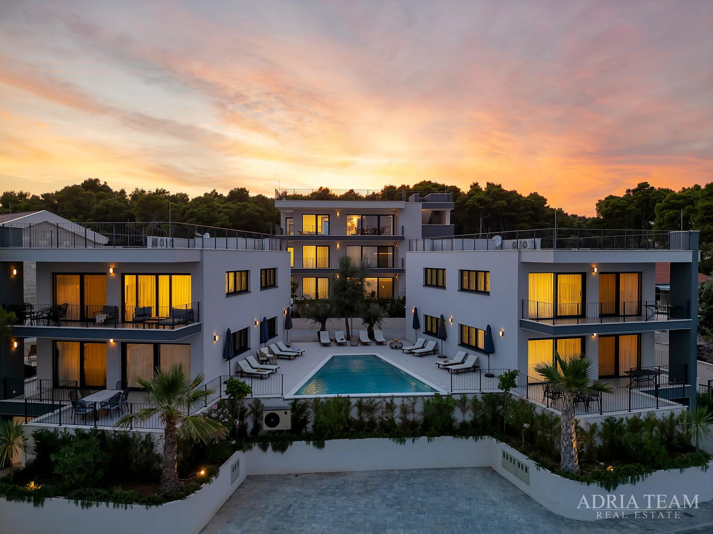 FENOMENALE GELEGENHEIT AN TOP-LAGE!! KOMPLEX AUS DREI OBJEKTEN, 10 M VOM MEER, HVAR - SUĆURAJ