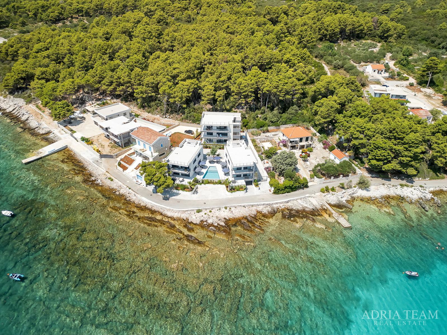 FENOMENALE GELEGENHEIT AN TOP-LAGE!! KOMPLEX AUS DREI OBJEKTEN, 10 M VOM MEER, HVAR - SUĆURAJ