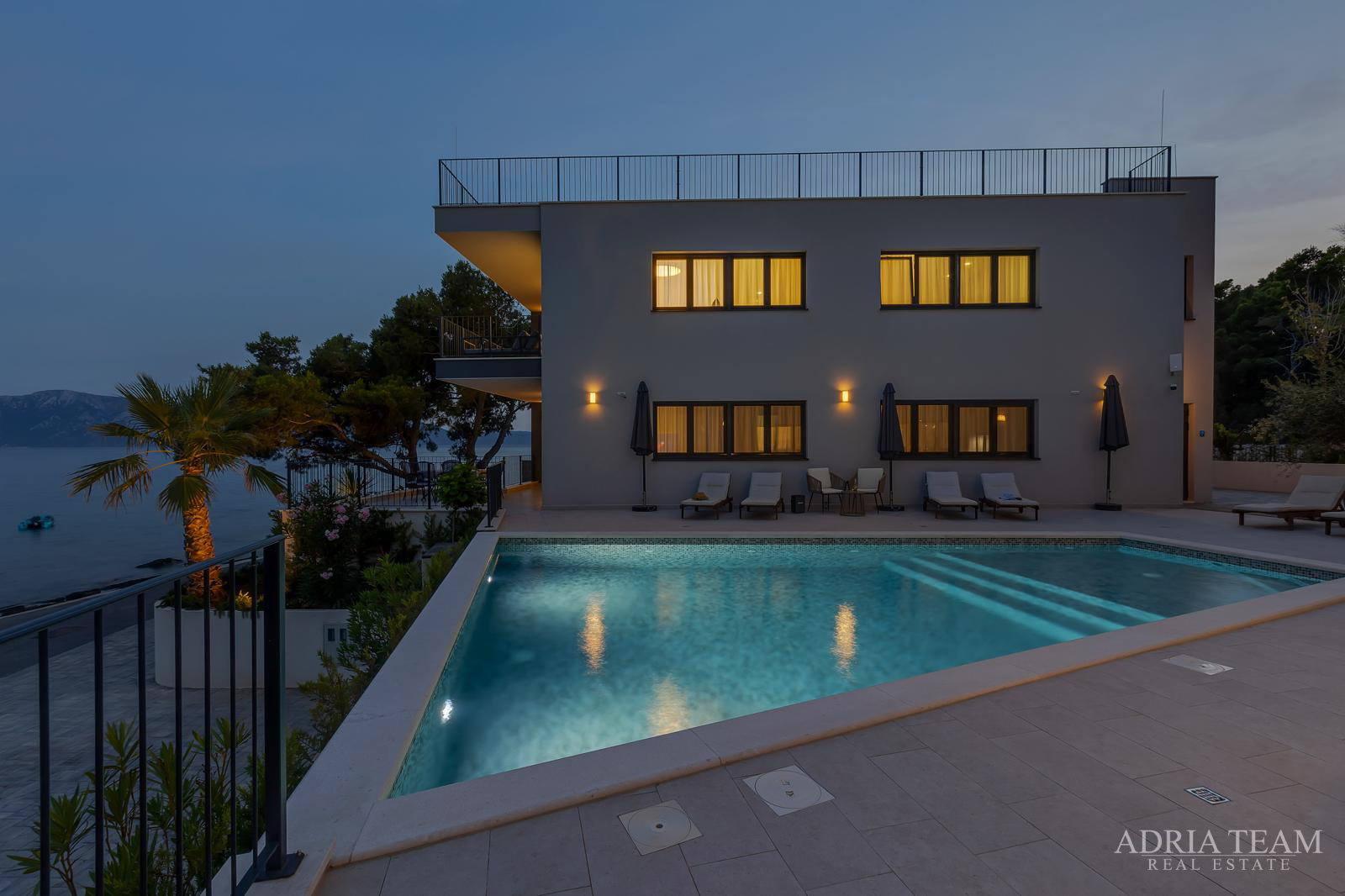 FENOMENALE GELEGENHEIT AN TOP-LAGE!! KOMPLEX AUS DREI OBJEKTEN, 10 M VOM MEER, HVAR - SUĆURAJ