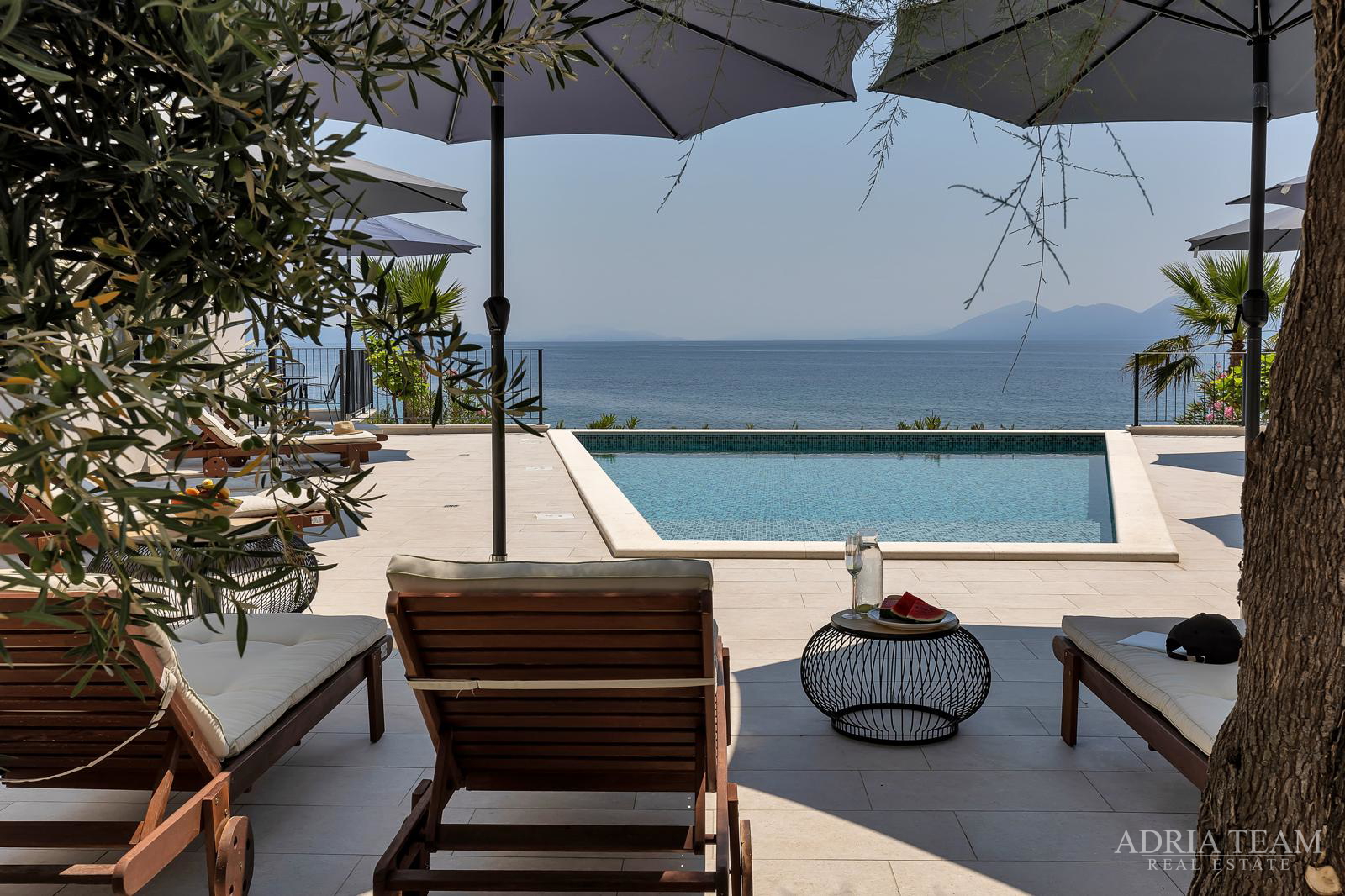 FENOMENALE GELEGENHEIT AN TOP-LAGE!! KOMPLEX AUS DREI OBJEKTEN, 10 M VOM MEER, HVAR - SUĆURAJ