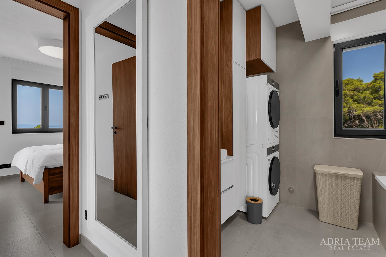 FENOMENALE GELEGENHEIT AN TOP-LAGE!! KOMPLEX AUS DREI OBJEKTEN, 10 M VOM MEER, HVAR - SUĆURAJ