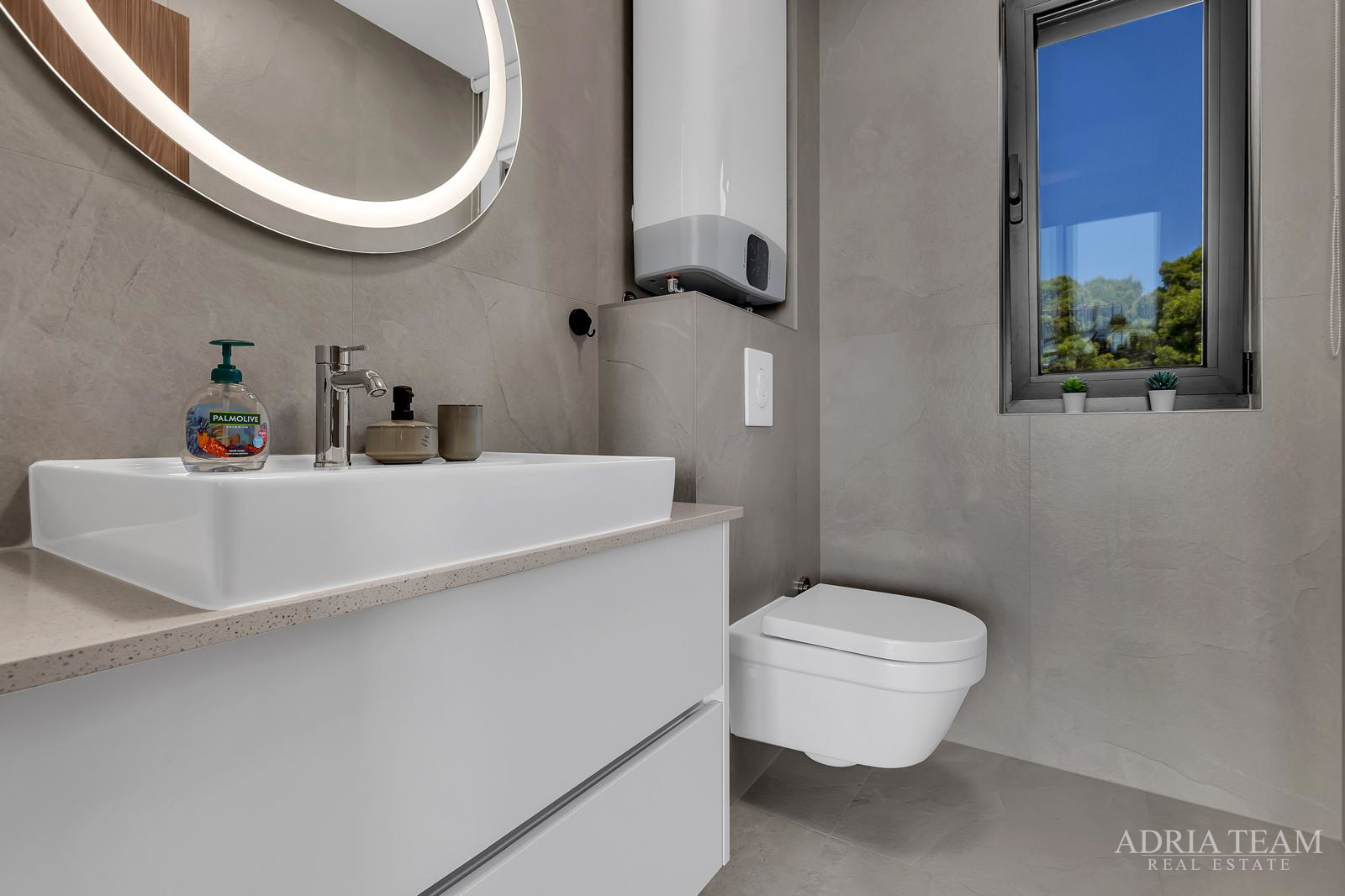 FENOMENALE GELEGENHEIT AN TOP-LAGE!! KOMPLEX AUS DREI OBJEKTEN, 10 M VOM MEER, HVAR - SUĆURAJ