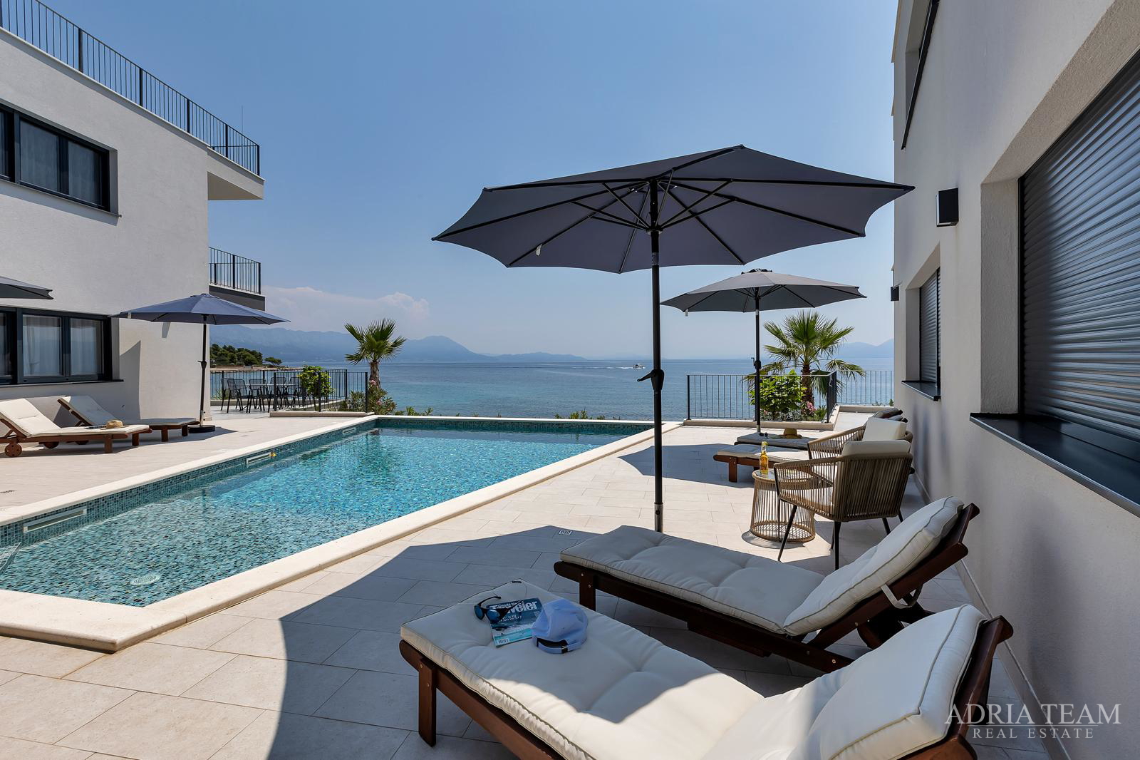 FENOMENALE GELEGENHEIT AN TOP-LAGE!! KOMPLEX AUS DREI OBJEKTEN, 10 M VOM MEER, HVAR - SUĆURAJ