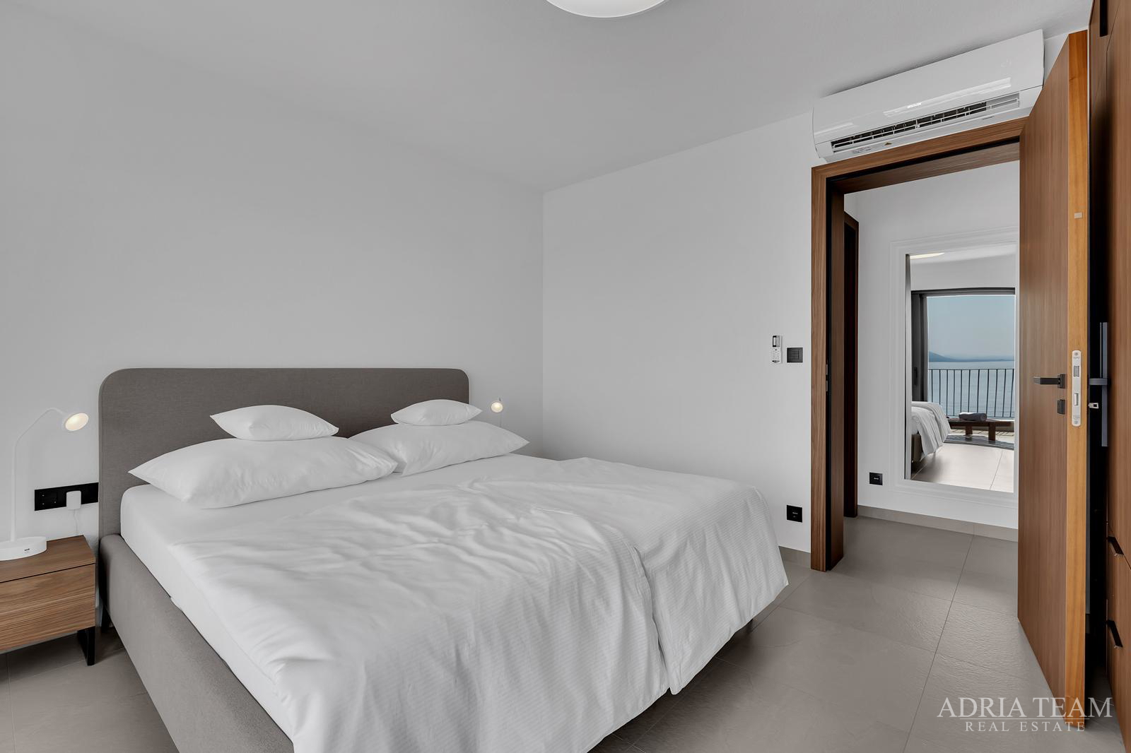 FENOMENALE GELEGENHEIT AN TOP-LAGE!! KOMPLEX AUS DREI OBJEKTEN, 10 M VOM MEER, HVAR - SUĆURAJ