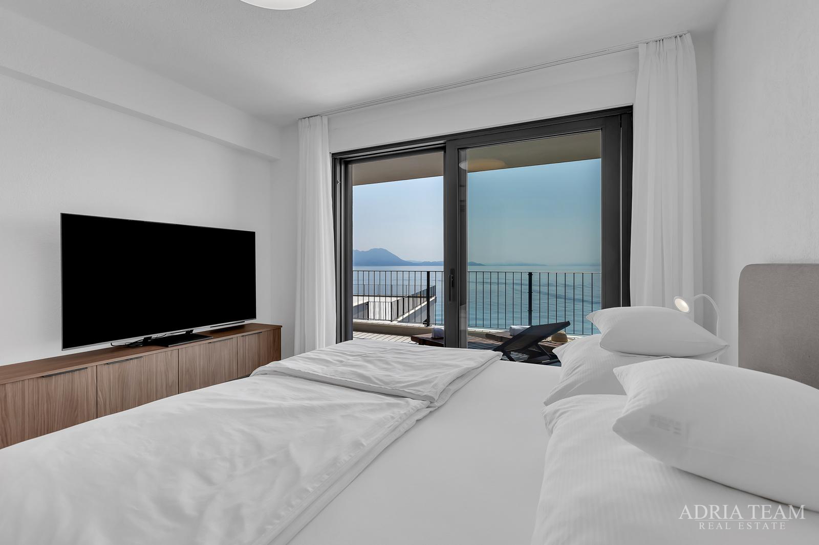 FENOMENALE GELEGENHEIT AN TOP-LAGE!! KOMPLEX AUS DREI OBJEKTEN, 10 M VOM MEER, HVAR - SUĆURAJ