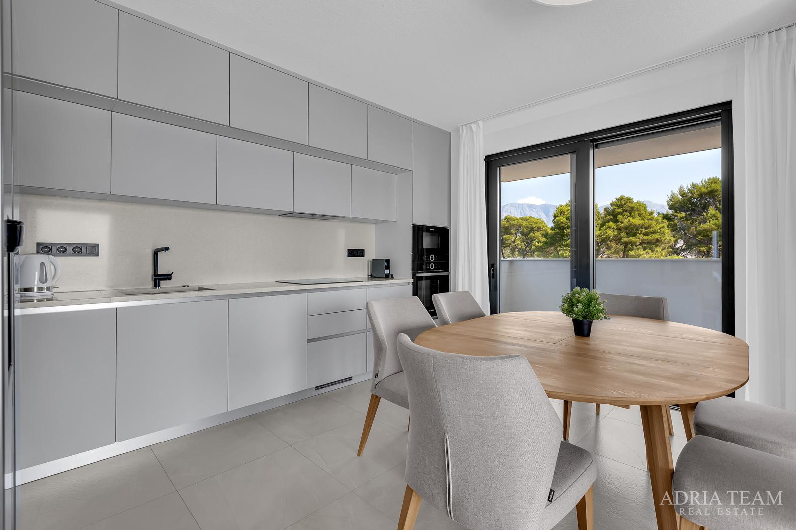 FENOMENALE GELEGENHEIT AN TOP-LAGE!! KOMPLEX AUS DREI OBJEKTEN, 10 M VOM MEER, HVAR - SUĆURAJ