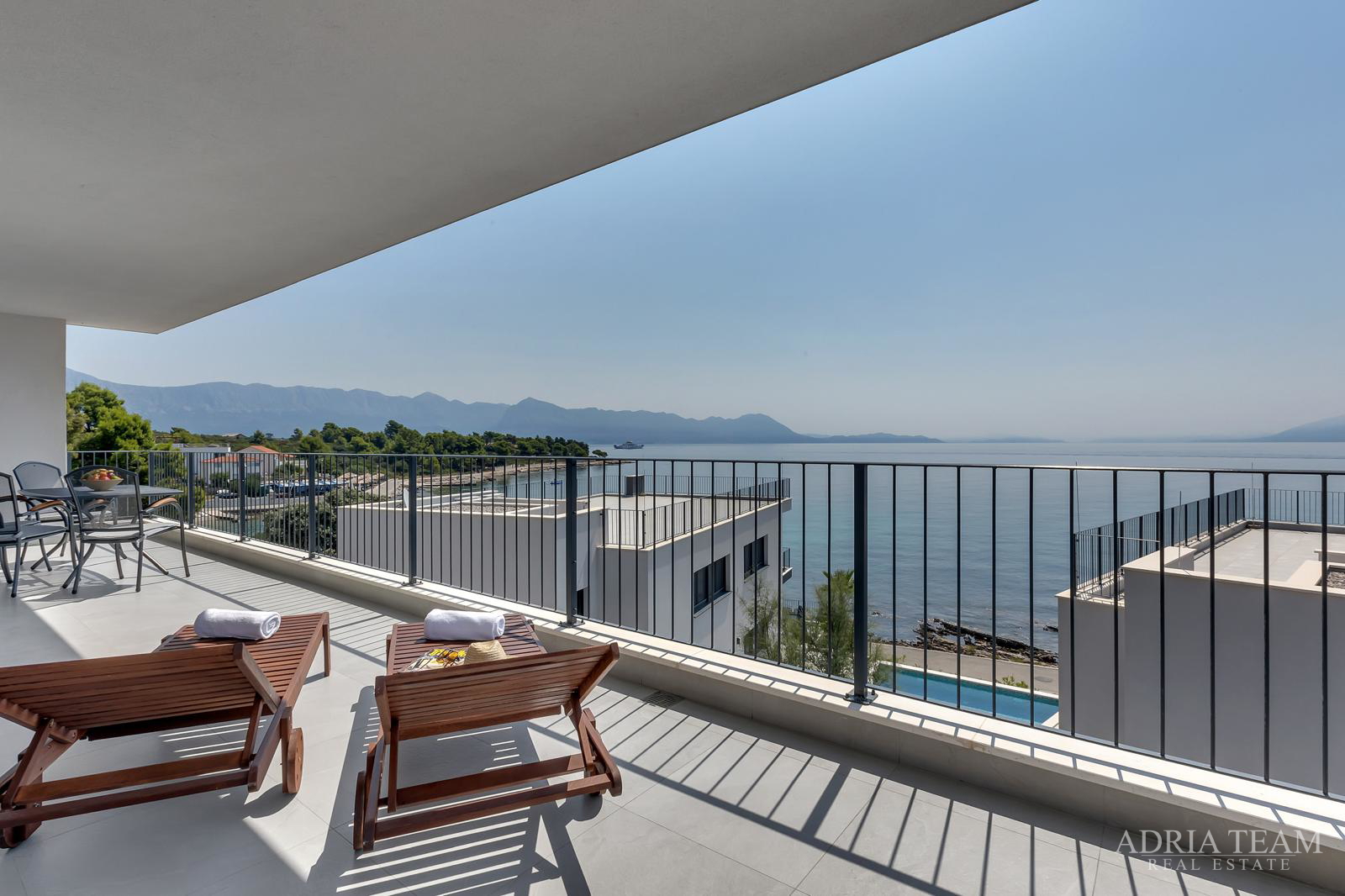 FENOMENALE GELEGENHEIT AN TOP-LAGE!! KOMPLEX AUS DREI OBJEKTEN, 10 M VOM MEER, HVAR - SUĆURAJ