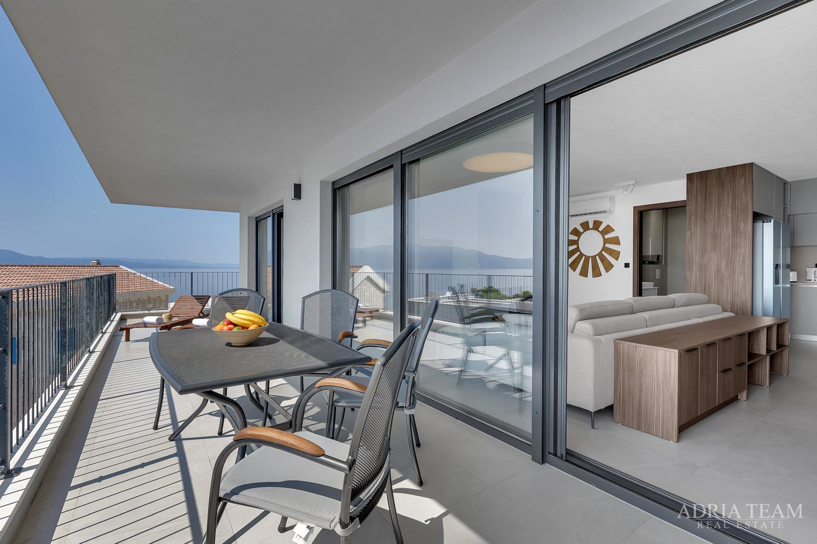 FENOMENALE GELEGENHEIT AN TOP-LAGE!! KOMPLEX AUS DREI OBJEKTEN, 10 M VOM MEER, HVAR - SUĆURAJ