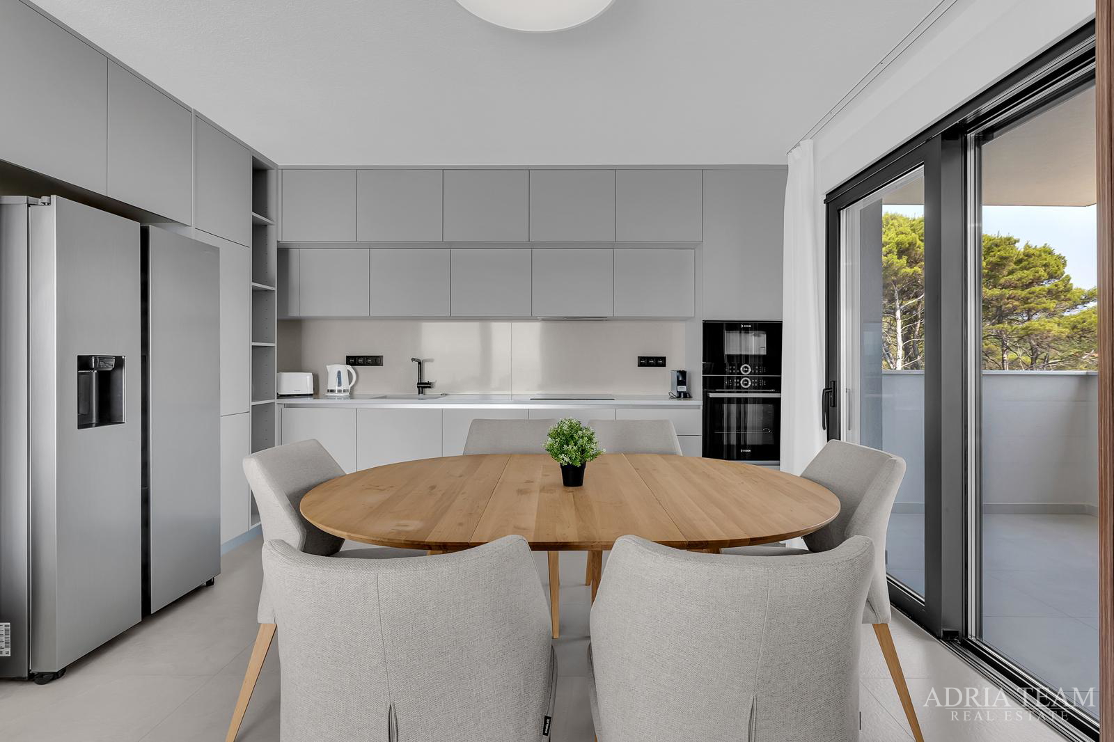 FENOMENALE GELEGENHEIT AN TOP-LAGE!! KOMPLEX AUS DREI OBJEKTEN, 10 M VOM MEER, HVAR - SUĆURAJ