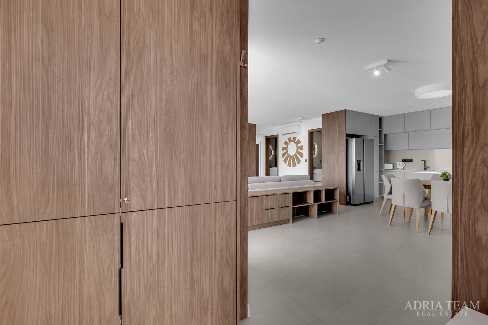 FENOMENALE GELEGENHEIT AN TOP-LAGE!! KOMPLEX AUS DREI OBJEKTEN, 10 M VOM MEER, HVAR - SUĆURAJ