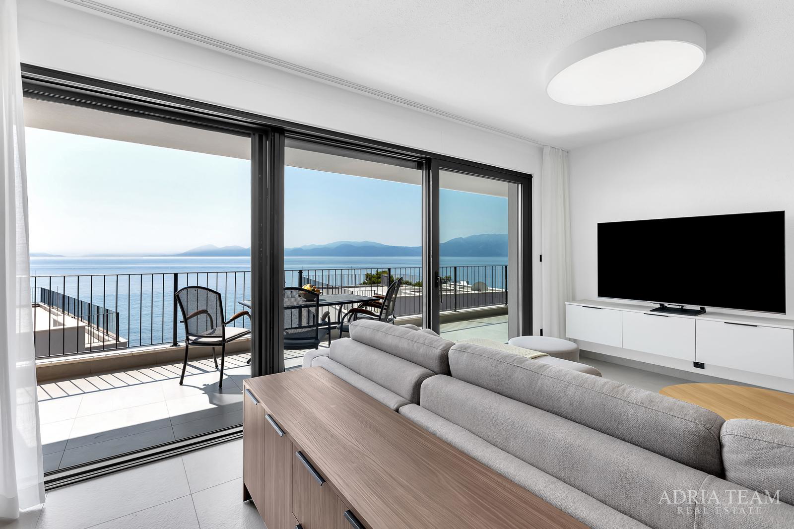 FENOMENALE GELEGENHEIT AN TOP-LAGE!! KOMPLEX AUS DREI OBJEKTEN, 10 M VOM MEER, HVAR - SUĆURAJ