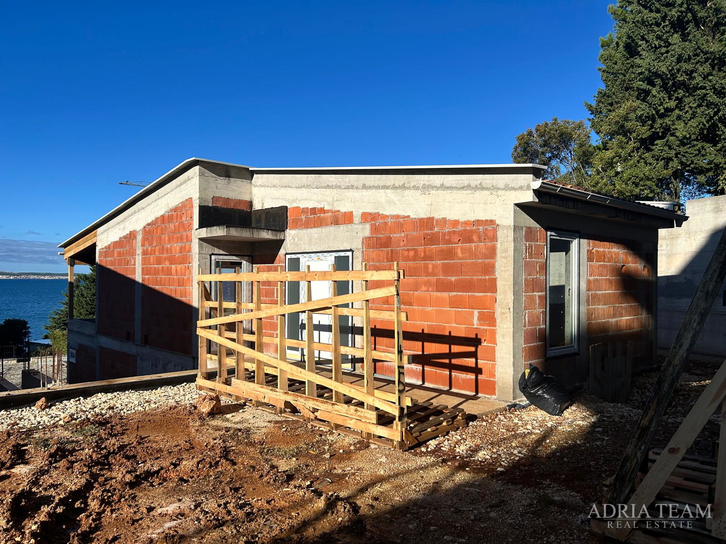 APARTMENTS WITH GARDEN IN A RESIDENTIAL BUILDING, NEW CONSTRUCTION - PRIVLAKA