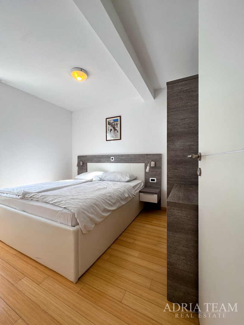 APARTMAN S DVIJE TERASE, DRUGI RED DO MORA - PETRČANE