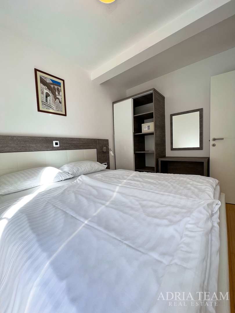 APARTMAN S DVIJE TERASE, DRUGI RED DO MORA - PETRČANE