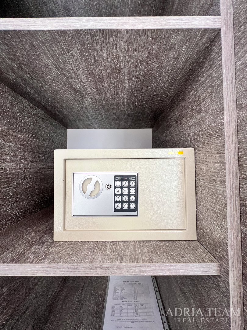 APARTMAN S DVIJE TERASE, DRUGI RED DO MORA - PETRČANE