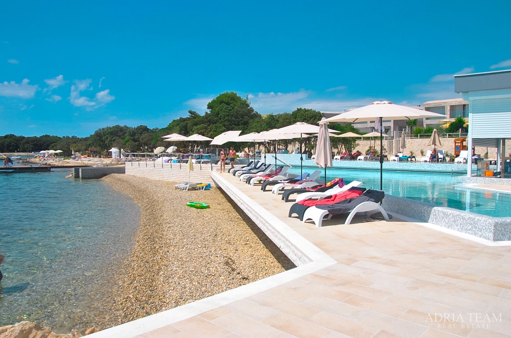 APARTMAN S DVIJE TERASE, DRUGI RED DO MORA - PETRČANE