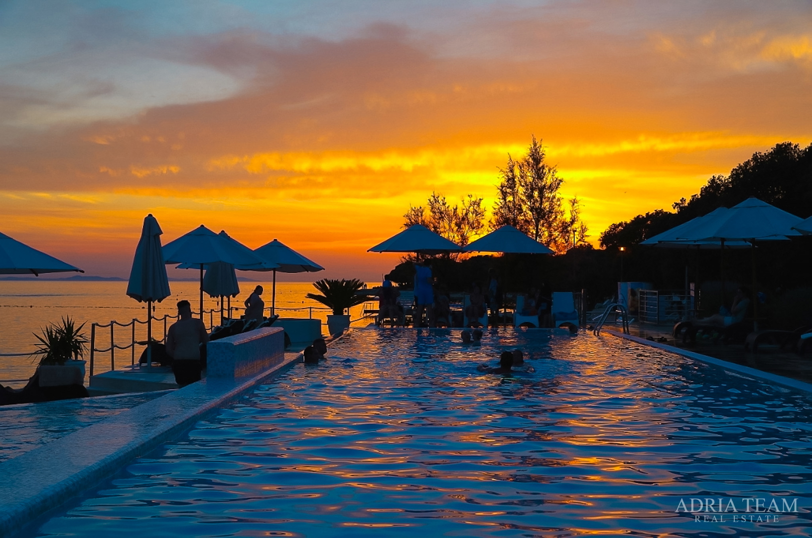 APARTMAN S DVIJE TERASE, DRUGI RED DO MORA - PETRČANE