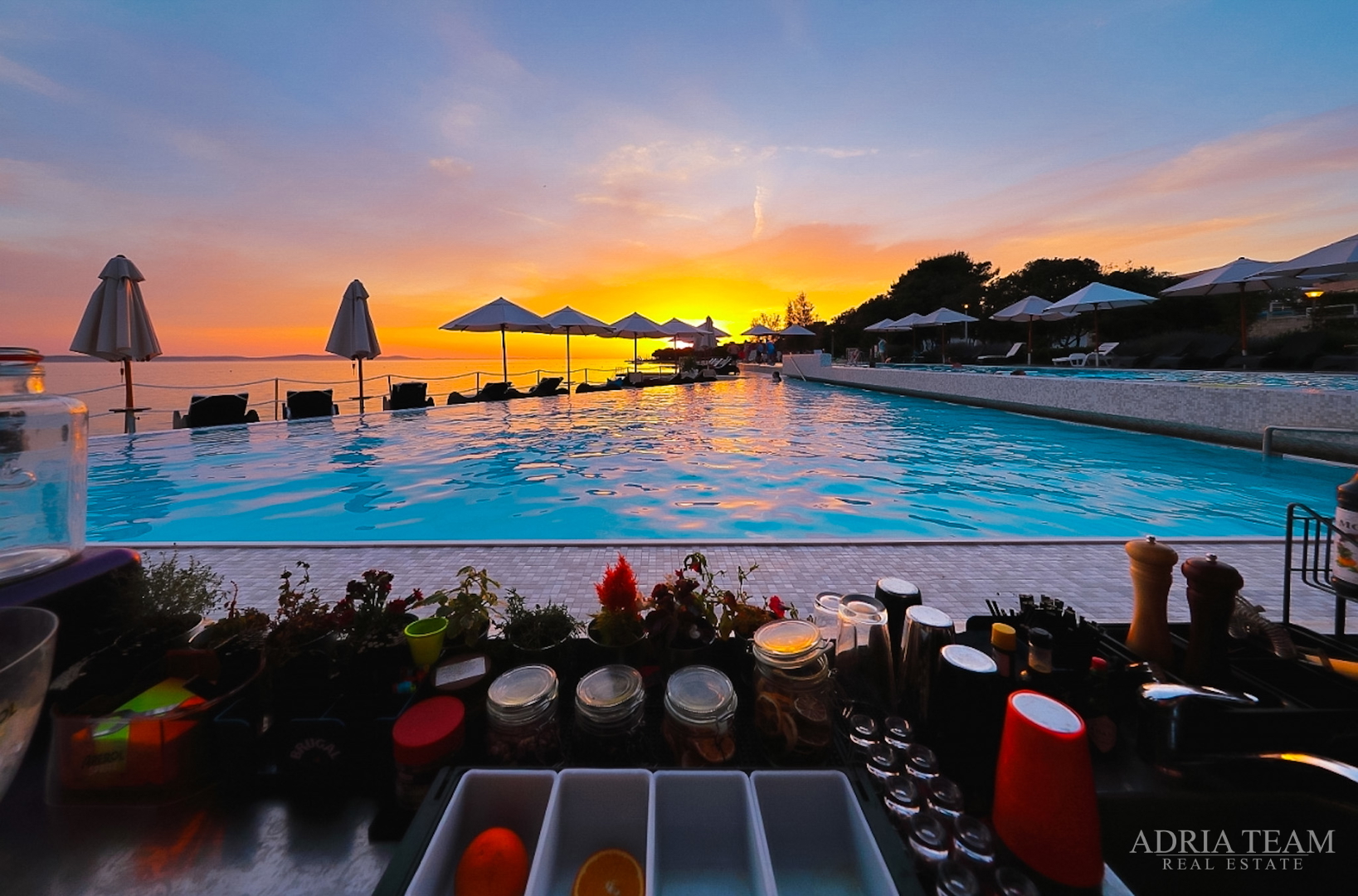 APARTMAN S DVIJE TERASE, DRUGI RED DO MORA - PETRČANE