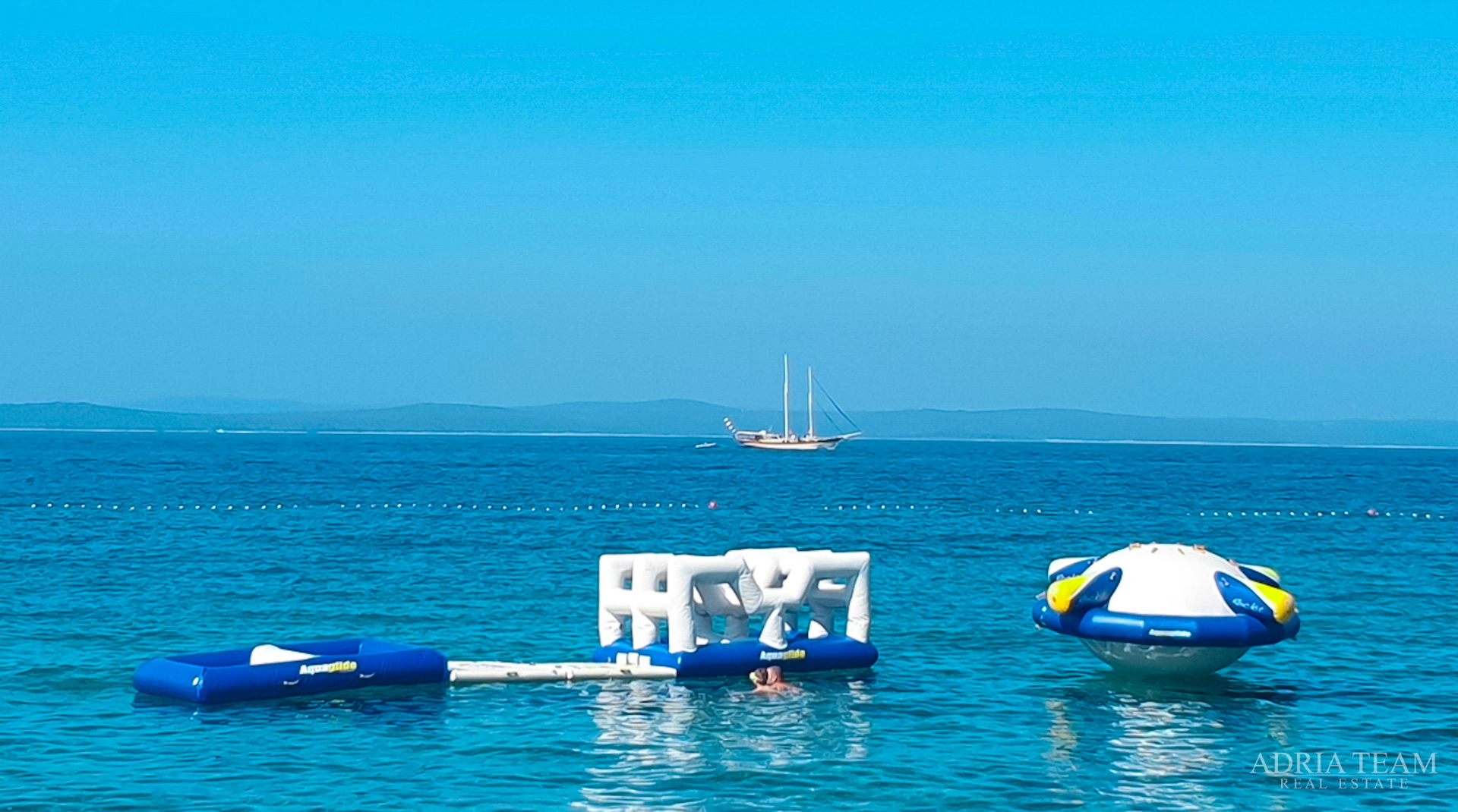 APARTMAN S DVIJE TERASE, DRUGI RED DO MORA - PETRČANE