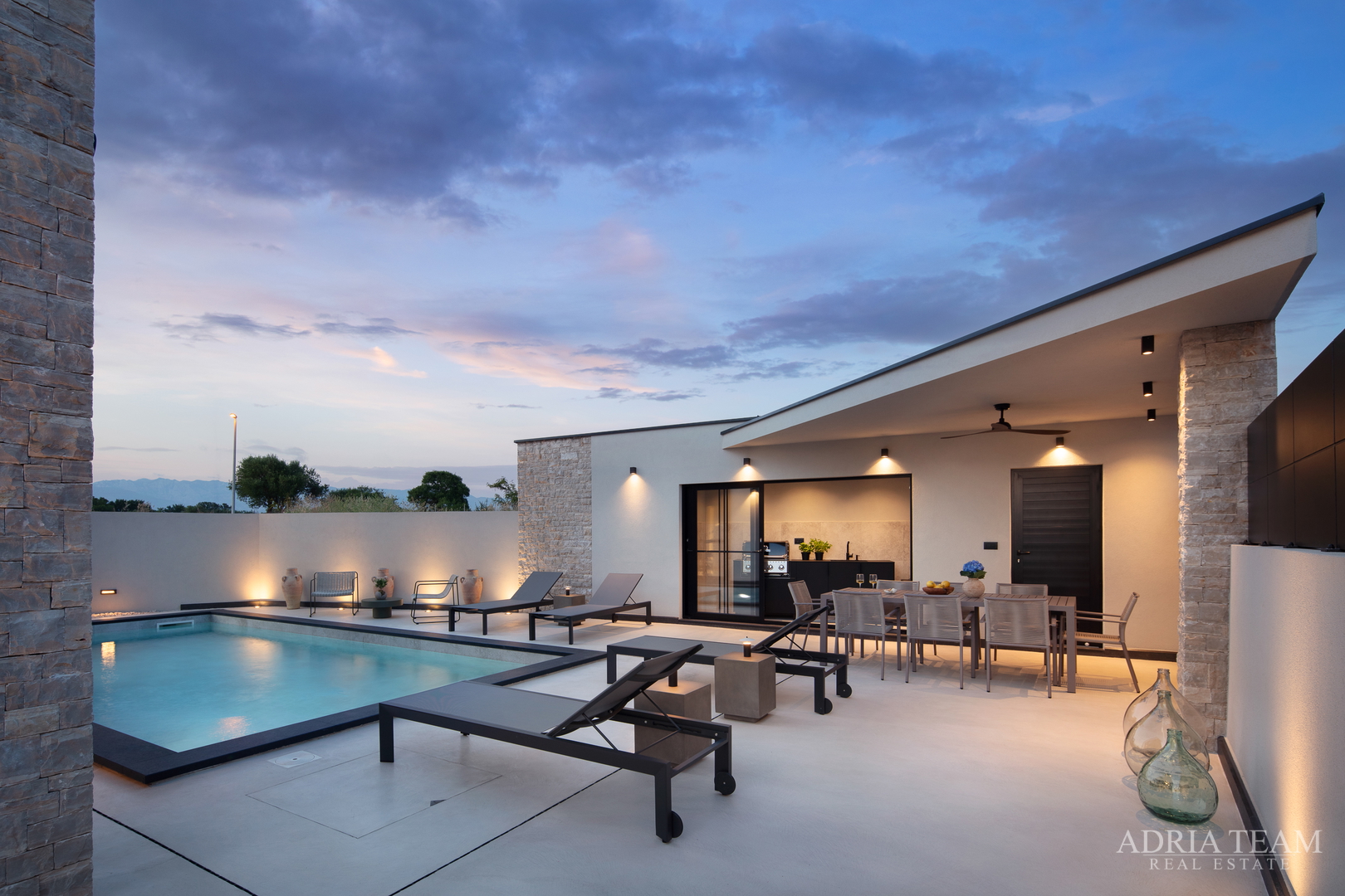 HAUS MIT SOMMERKÜCHE UND SCHWIMMPOOL, NEUBAU - VISOČANE