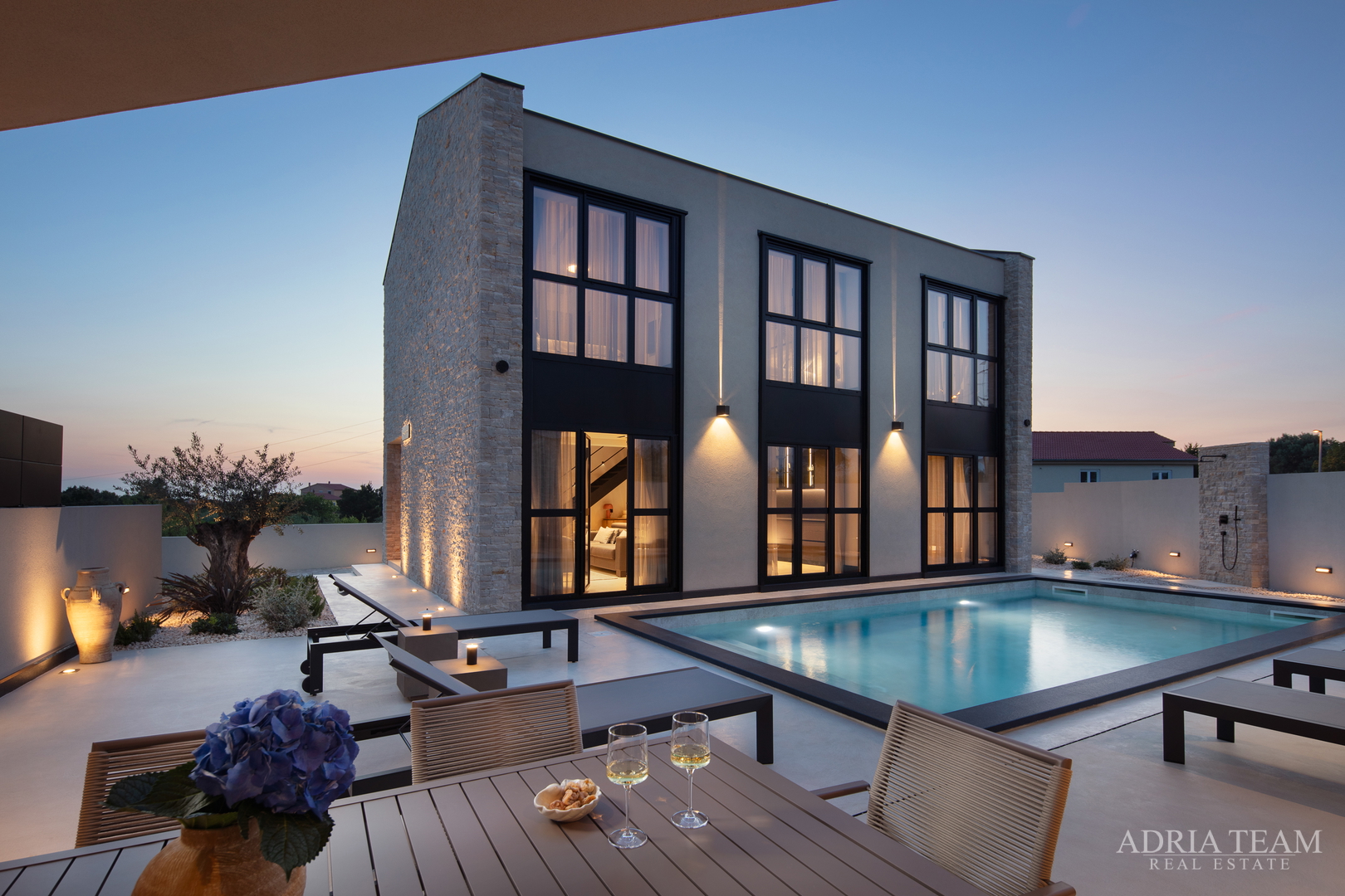 HAUS MIT SOMMERKÜCHE UND SCHWIMMPOOL, NEUBAU - VISOČANE