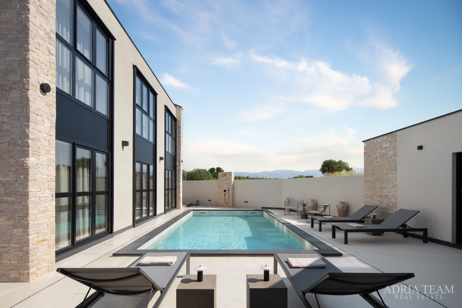 HAUS MIT SOMMERKÜCHE UND SCHWIMMPOOL, NEUBAU - VISOČANE