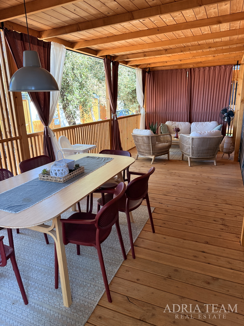 VOLL AUSGESTATTETES MOBILHEIM, 175 M VOM MEER ENTFERNT, AKTIONSPREIS! - BIOGRAD NA MORU