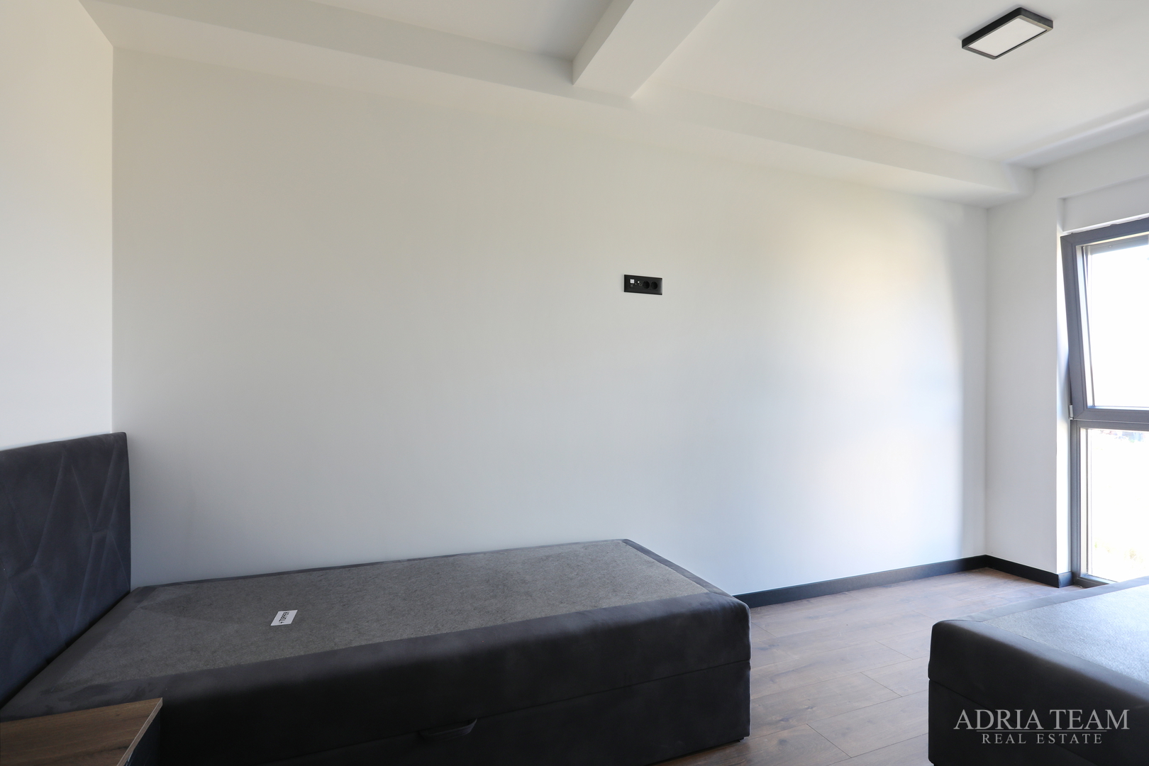DVOETAŽNI APARTMANI U NOVOGRADNJI U DVIJE IDENTIČNE KUĆE U NIZU - PRIVLAKA