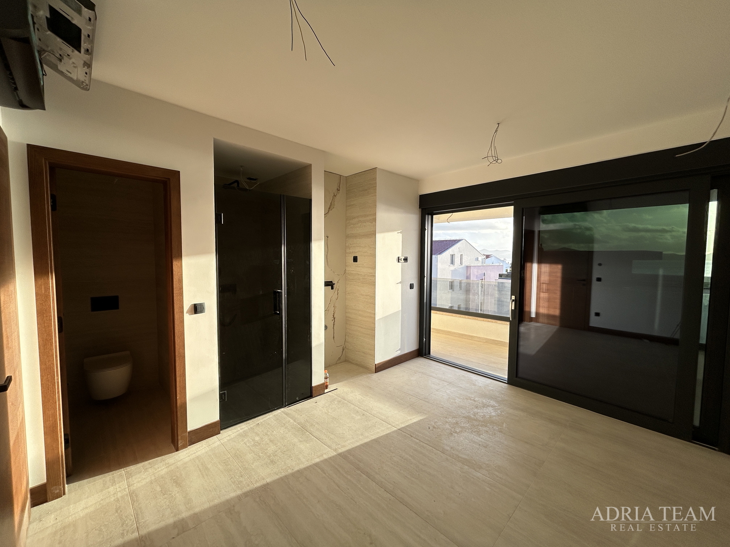 PENTHOUSE UDALJEN 70 m OD MORA, NOVOGRADNJA - ZADAR, DIKLO