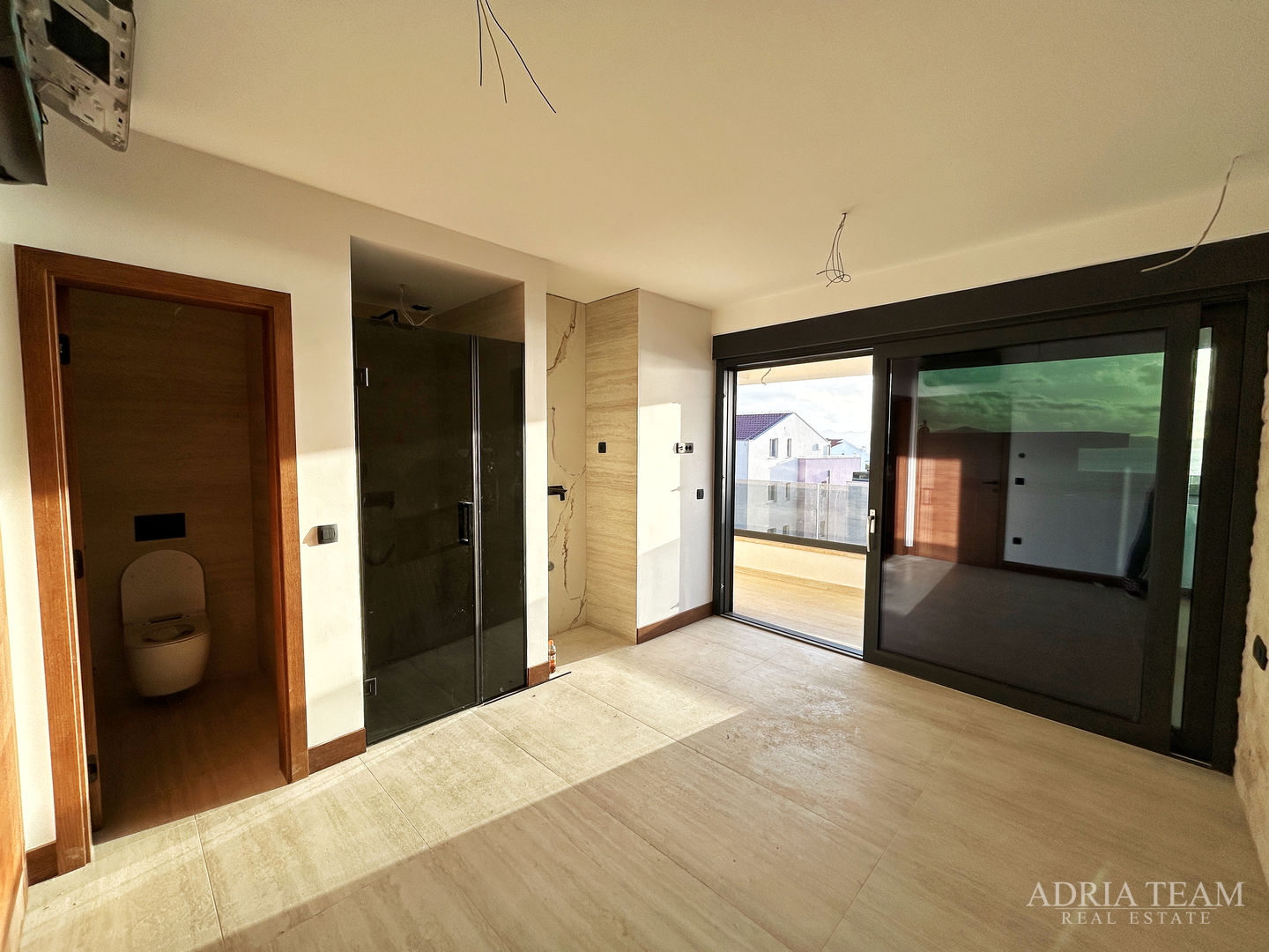 PENTHOUSE UDALJEN 70 m OD MORA, NOVOGRADNJA - ZADAR, DIKLO