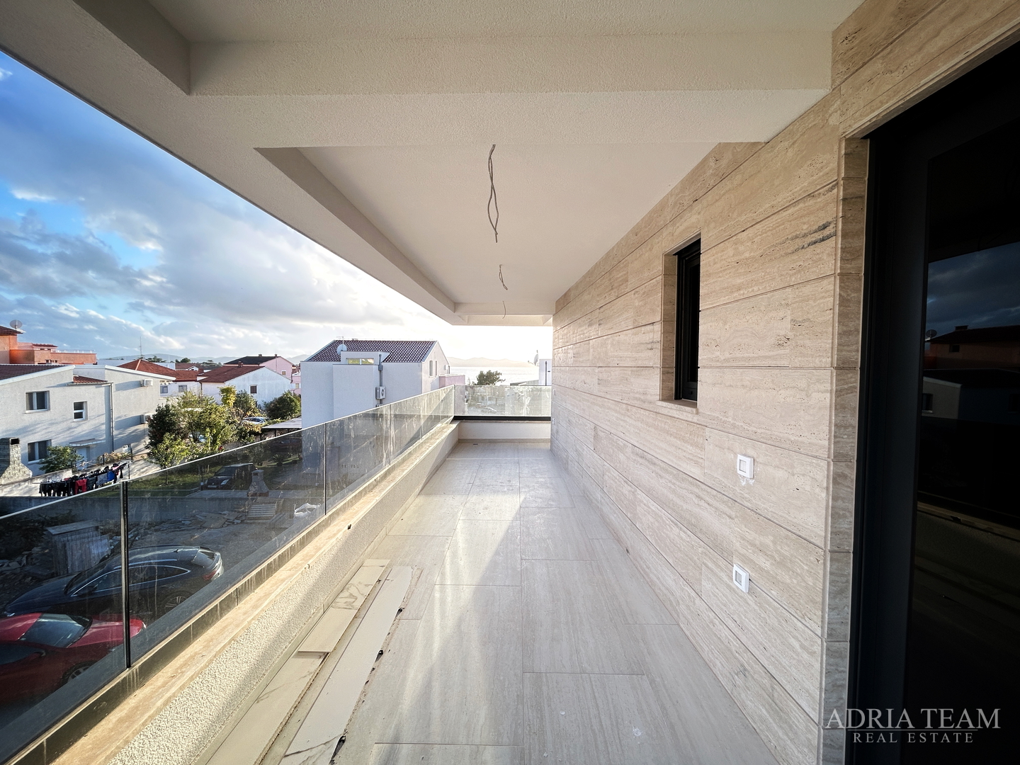 PENTHOUSE UDALJEN 70 m OD MORA, NOVOGRADNJA - ZADAR, DIKLO