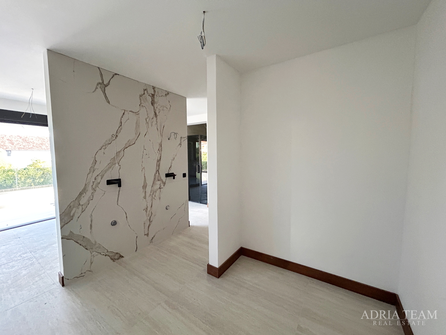 PENTHOUSE UDALJEN 70 m OD MORA, NOVOGRADNJA - ZADAR, DIKLO