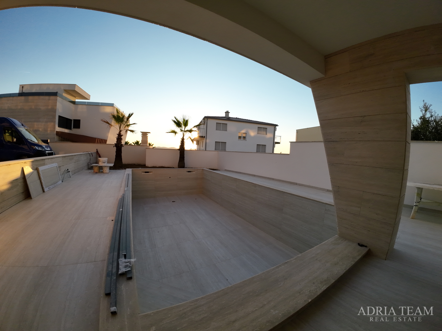 APARTMANI UDALJENI 70 m OD MORA, NOVOGRADNJA - ZADAR, DIKLO