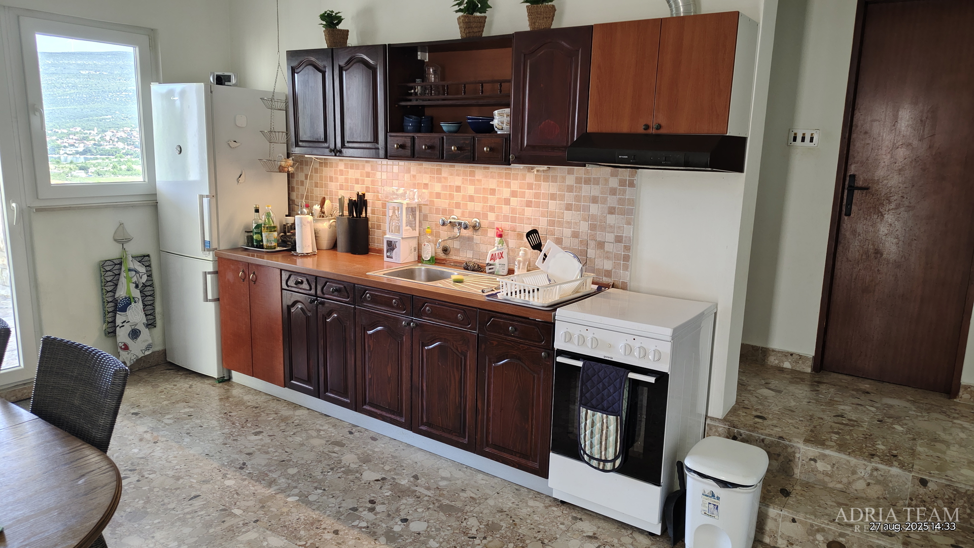 HAUS MIT WUNDERSCHÖNEM OFFENEM MEERBLICK, TEILWEISE RENOVIERT - DONJI KARIN