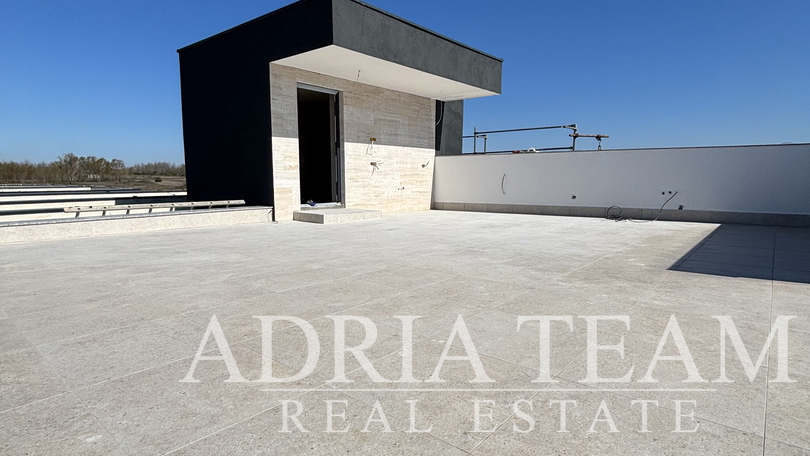 APARTMAN U BLIZINI PLAŽE, NOVOGRADNJA, 150 m OD MORA - PRIVLAKA