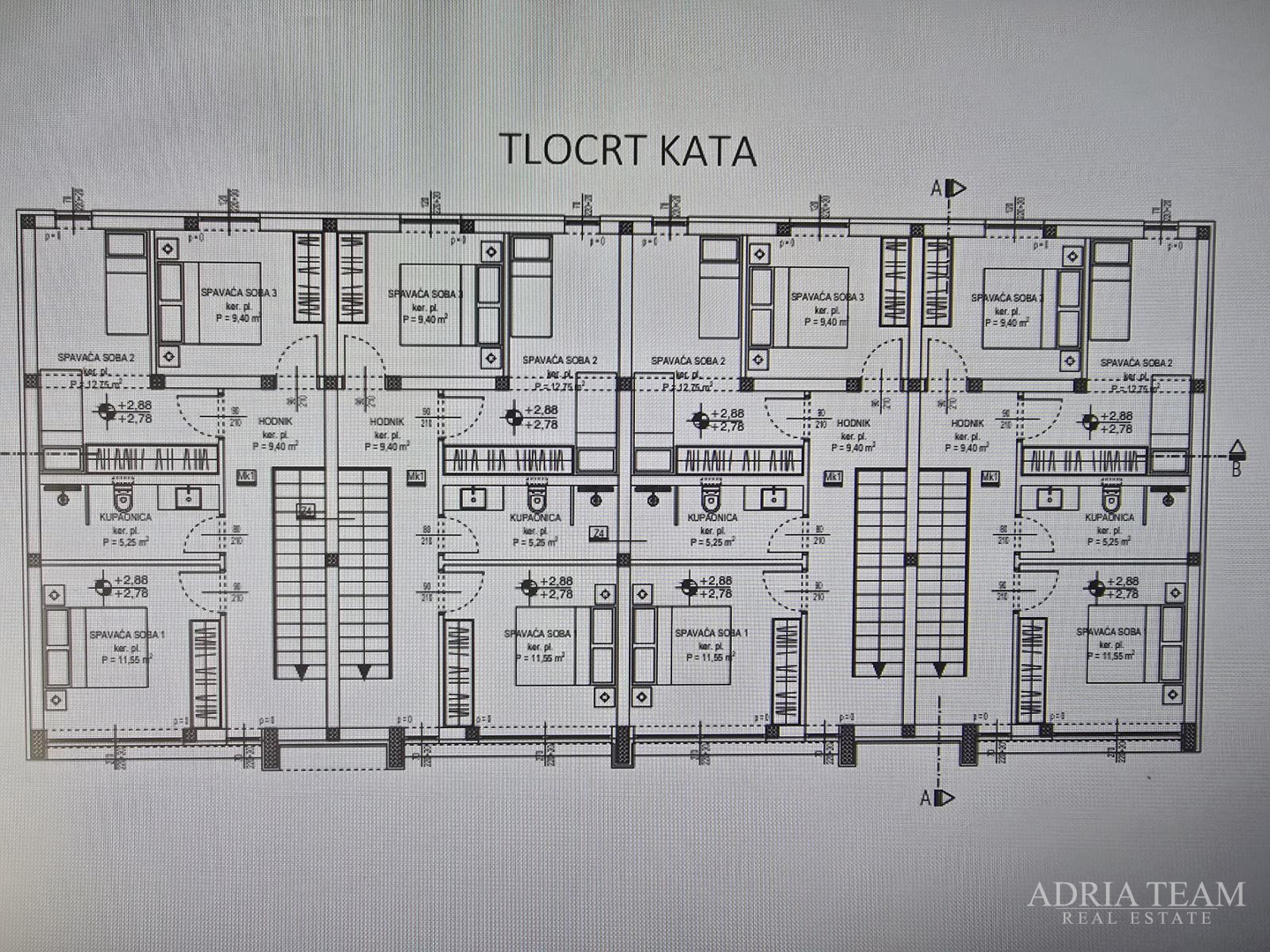 KUĆE U NIZU POTPUNO NAMJEŠTENE - PRIVLAKA