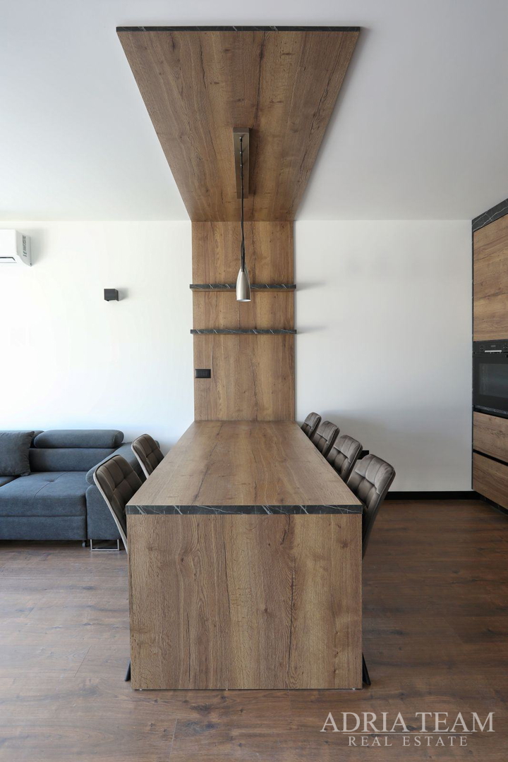 KUĆE U NIZU POTPUNO NAMJEŠTENE - PRIVLAKA