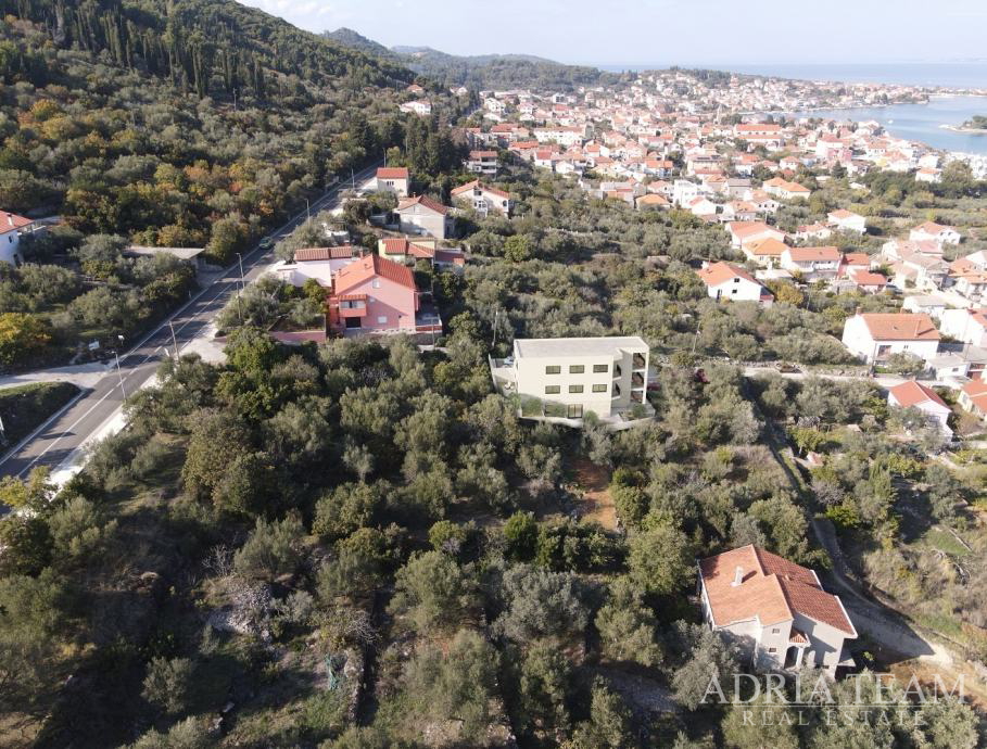 Luksuzni stan s pogledom na more i otoke