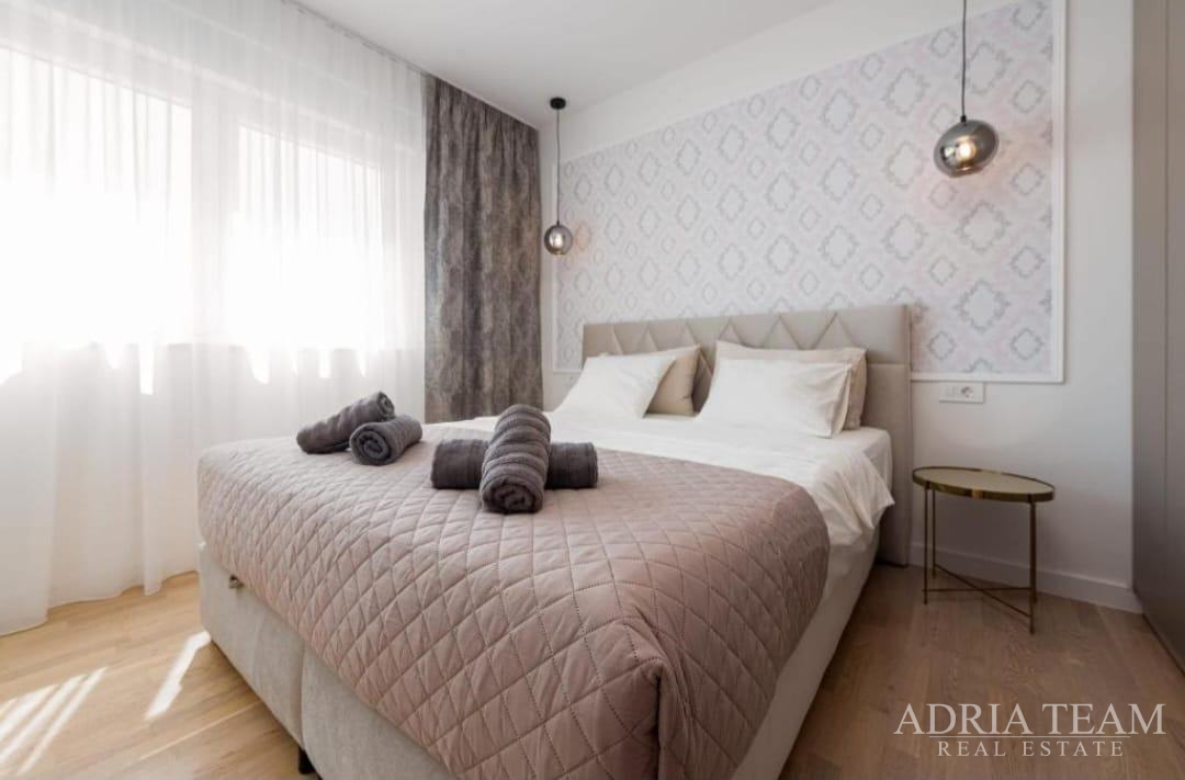 MODERNA DUPLEX VILA U MIRNOM DIJELU PRIVLAKE – PRODAJE SE JEDNA OD VILA U DVOSTRUKOM OBJEKT