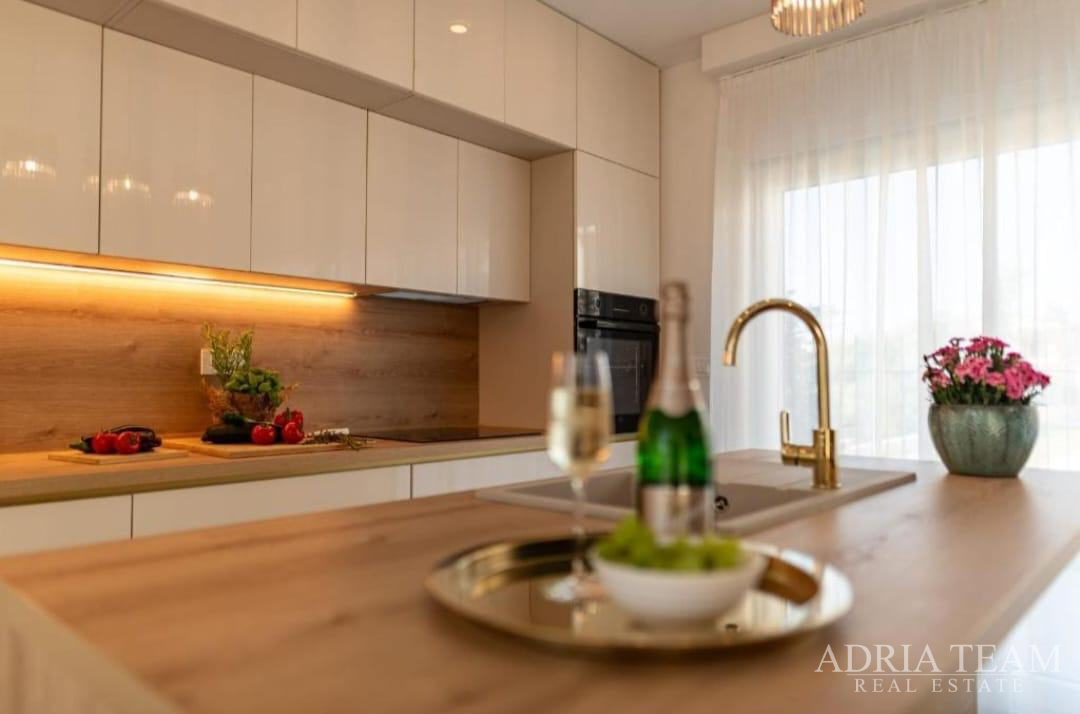 MODERNA DUPLEX VILA U MIRNOM DIJELU PRIVLAKE – PRODAJE SE JEDNA OD VILA U DVOSTRUKOM OBJEKT