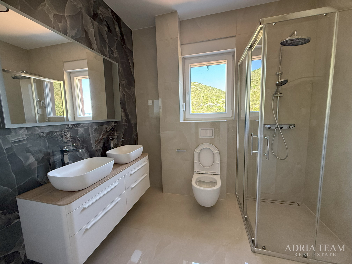 APARTMENTS IN NEW BUILDING 200 m FROM THE SEA - SELINE