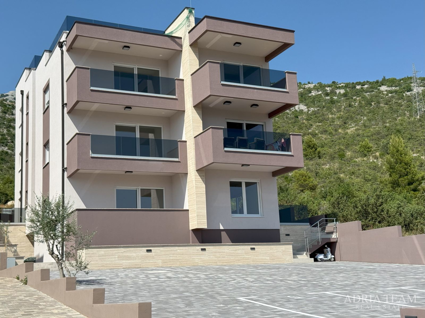 APARTMENTS IN NEW BUILDING 200 m FROM THE SEA - SELINE