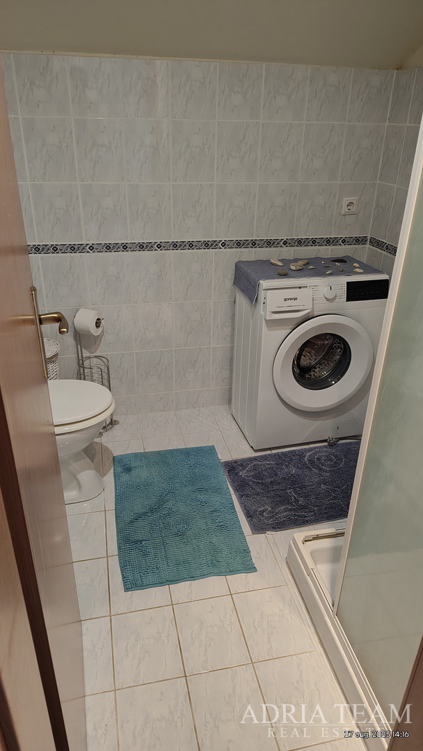 HAUS MIT WUNDERSCHÖNEM OFFENEM MEERBLICK, TEILWEISE RENOVIERT - DONJI KARIN