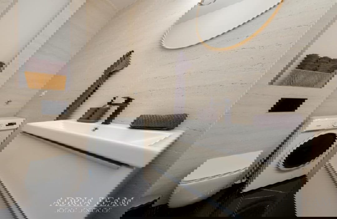 DVOETAŽNI APARTMANI U NOVOGRADNJI, BLIZINA MORA - PRIVLAKA